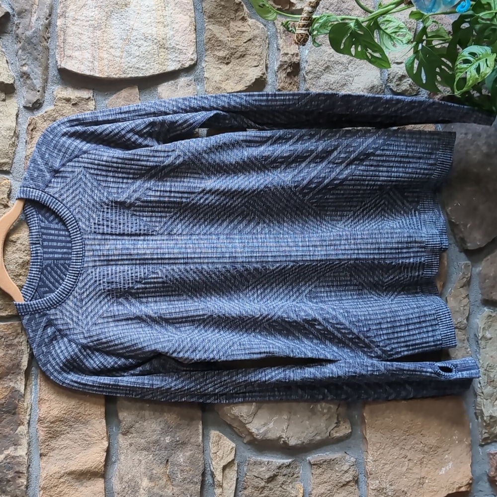 Lululemon Heathered Cadet Blue Rest Less Pullover 10